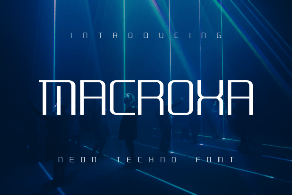 Macroxa: A Modern Display Typeface for Editorial Design